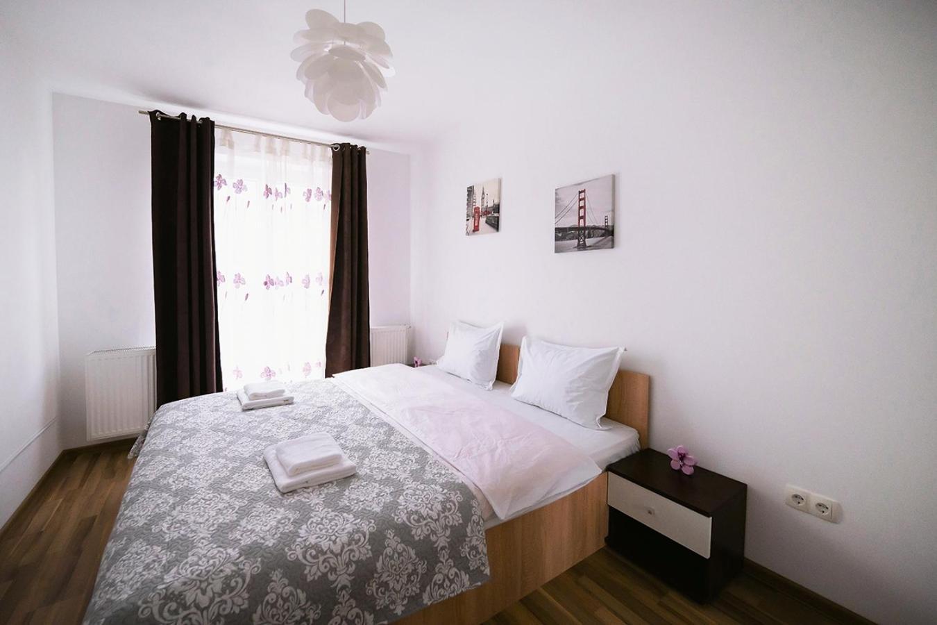 Harmony -mall Coresi Apartment *