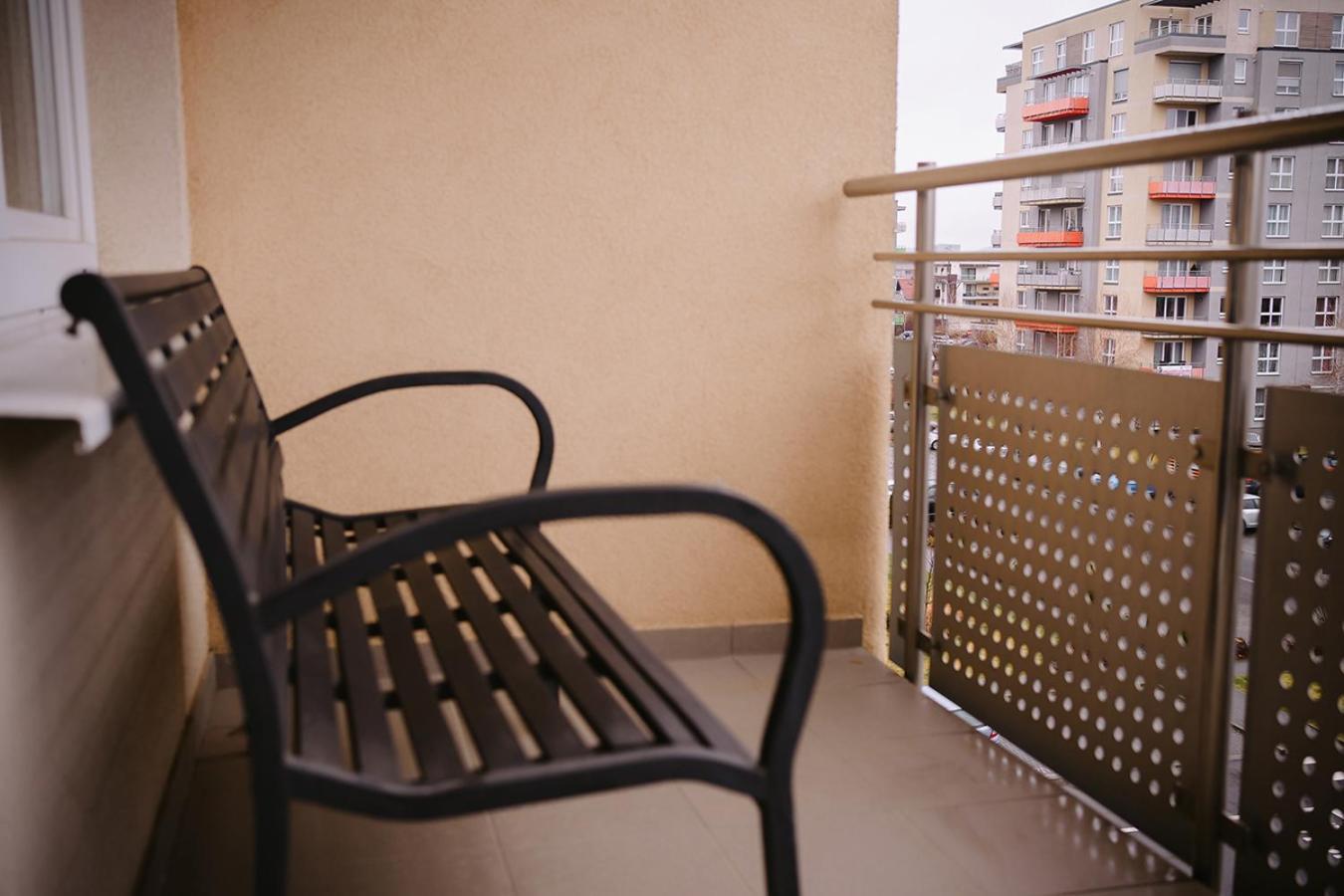 Harmony -mall Coresi Apartment *